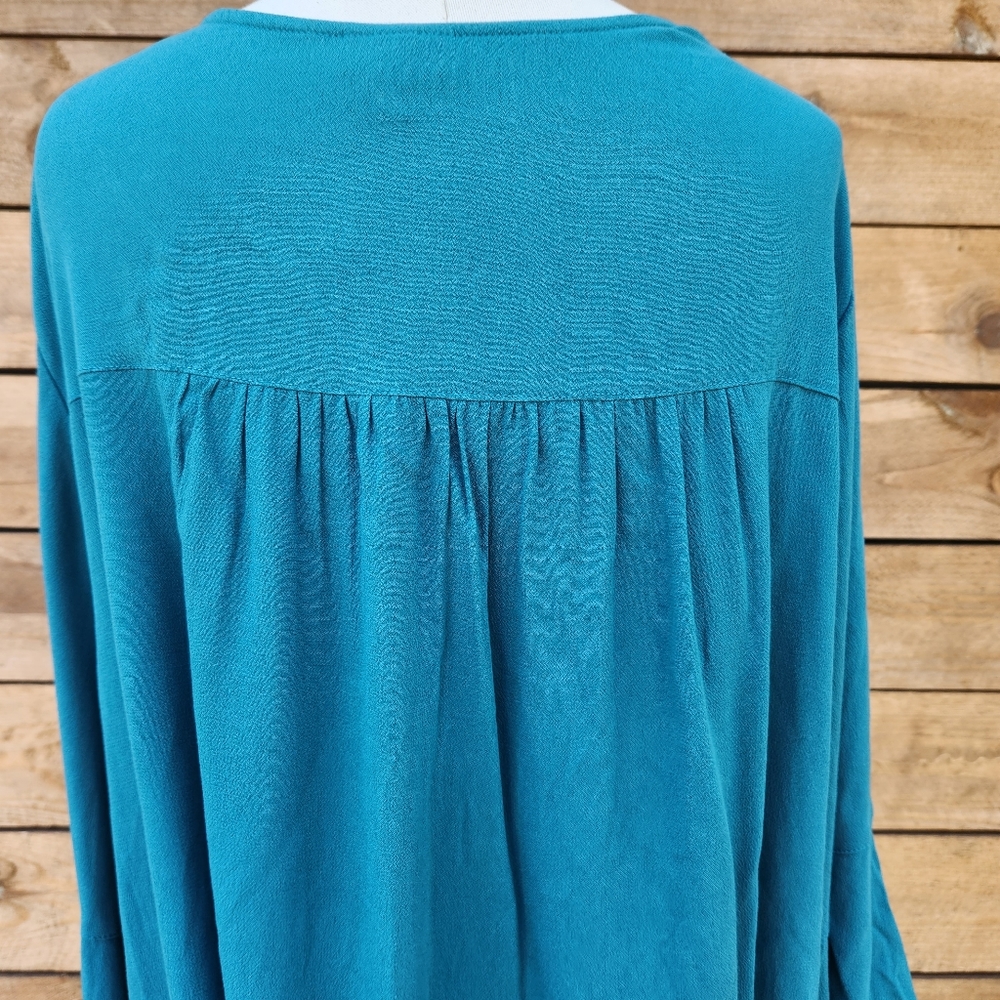 🔥 Torrid Teal Blouse - Picture 6 of 9
